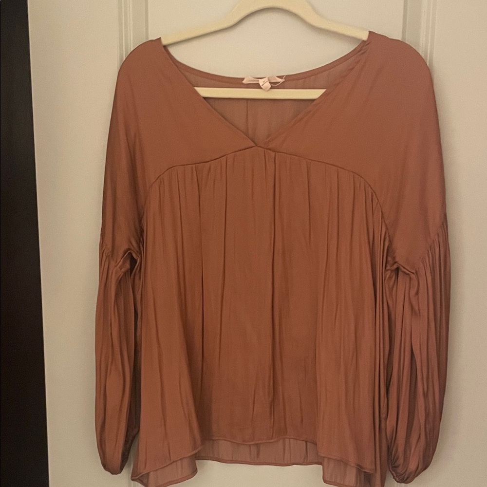 Elegant Women's Blouse in Dust